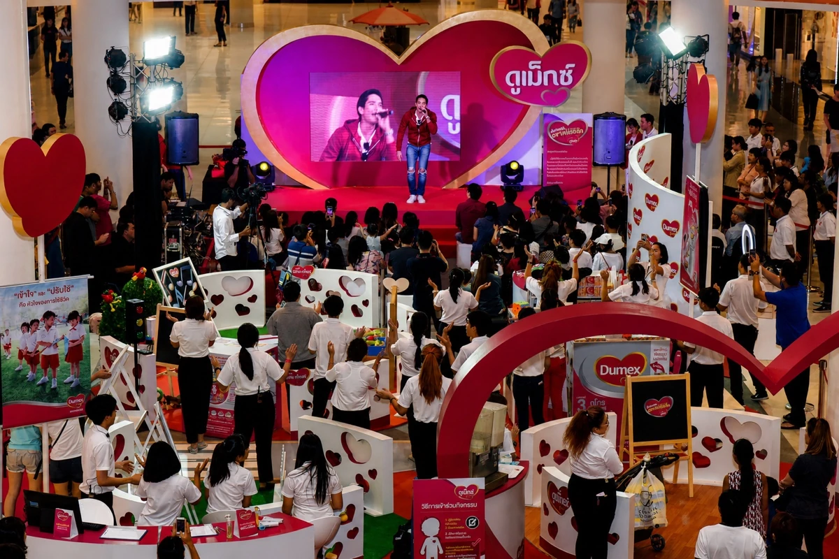 Dumex rebranding roadshow